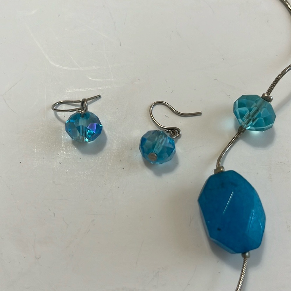 Matching Neckless & earrings set bright blue silver tone chain costume jewelry - Picture 6 of 8